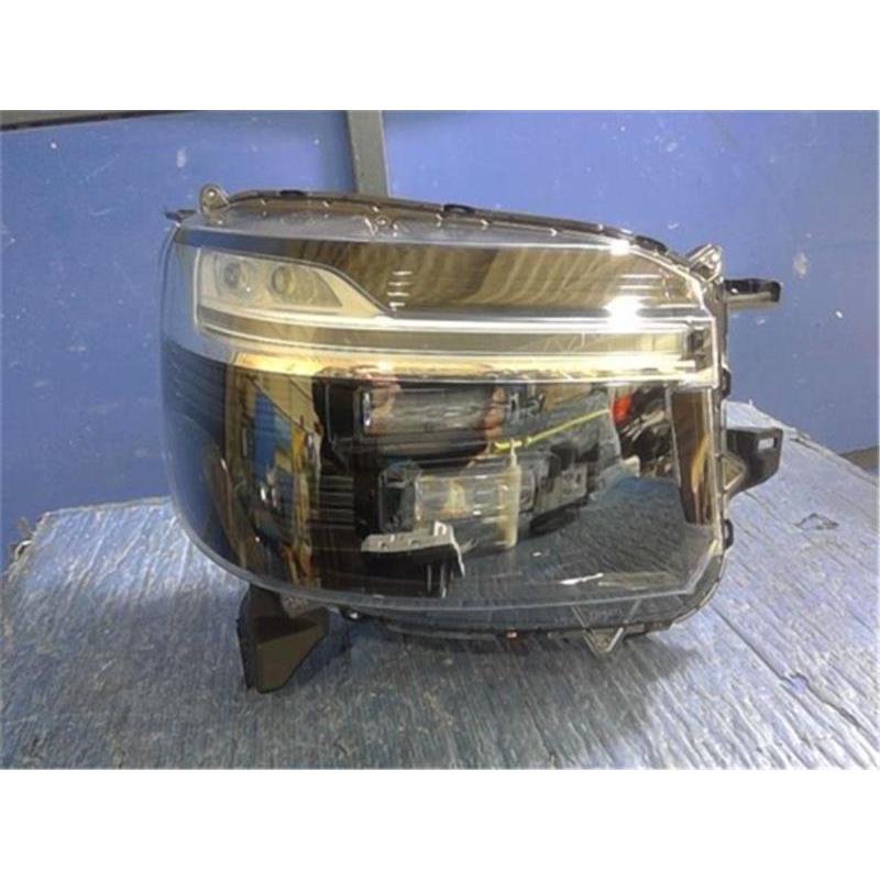 N-BOX カスタム　右　ヘッドライト　33100-32R-J03 ホンダ 純正 N-BOX 《 JF5 》 右ヘッドライト 33100-32R-J03 P61400