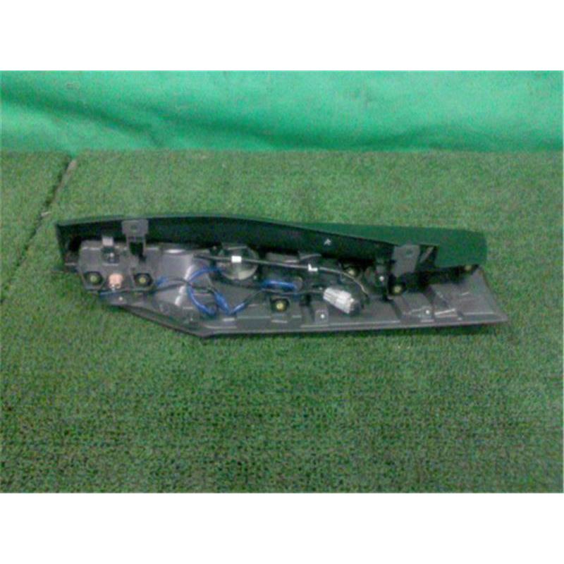 トヨタ 純正 エスクァイア 《 ZRR80G 》 左テールランプ 81561