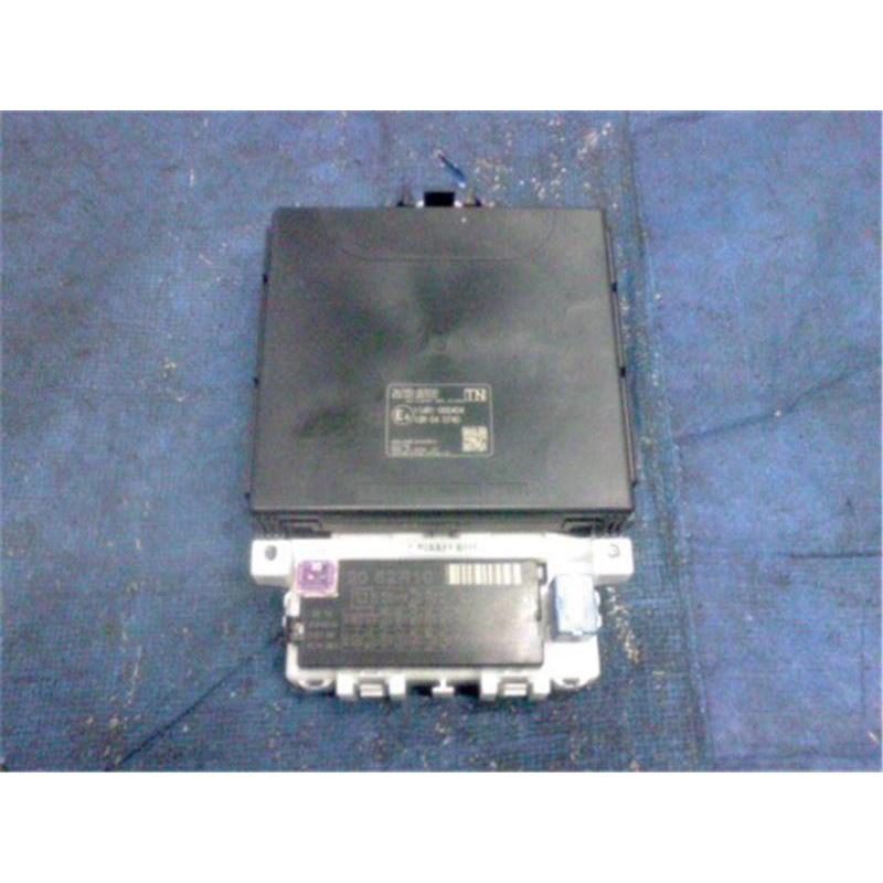 スズキ 純正 スイフト 《 ZC53S 》 ヒューズボックス 36710-52R10