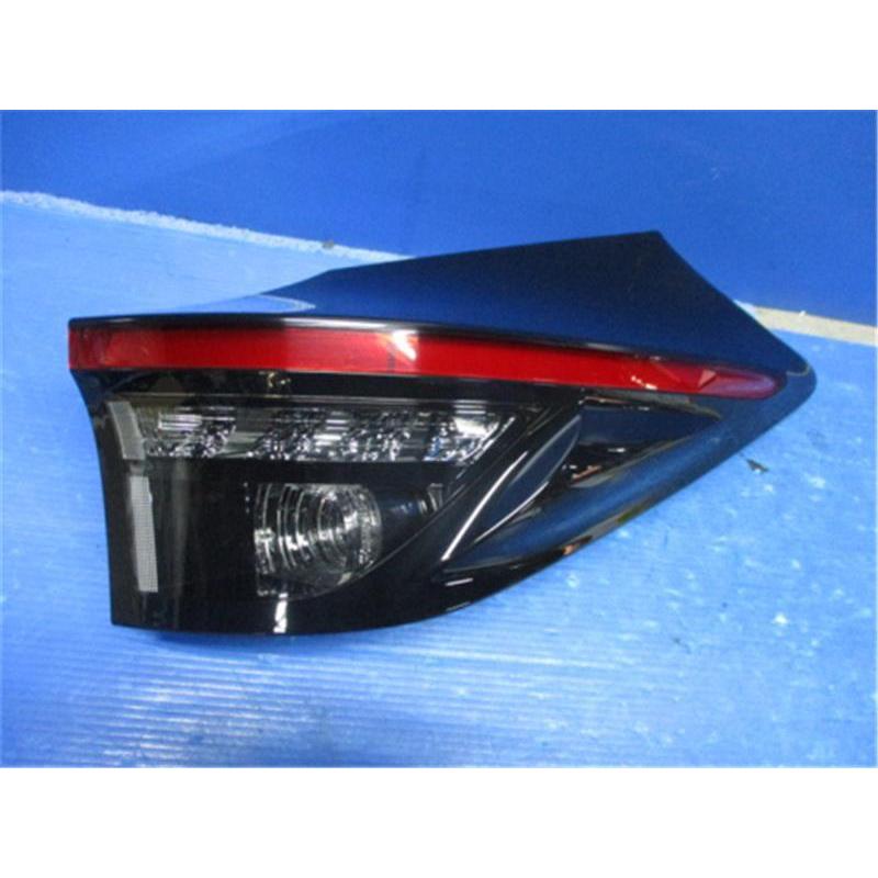 トヨタ 純正 ヤリスクロス 《 MXPJ10 》 右テールランプ P70200 トヨタ 純正 ヤリスクロス 《 MXPJ10 》 右テールランプ P70200