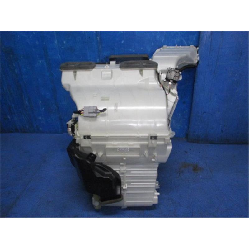 日産セレナGFC27クーラーエバポレーター新品未使用品　定価24400円 日産 純正 セレナ 《 GNC27 》 エバポレーター P70200-23003924 : NGP