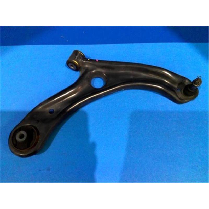 ホンダ 純正 フィット 《 GP5 》 右フロントロアアーム P70300