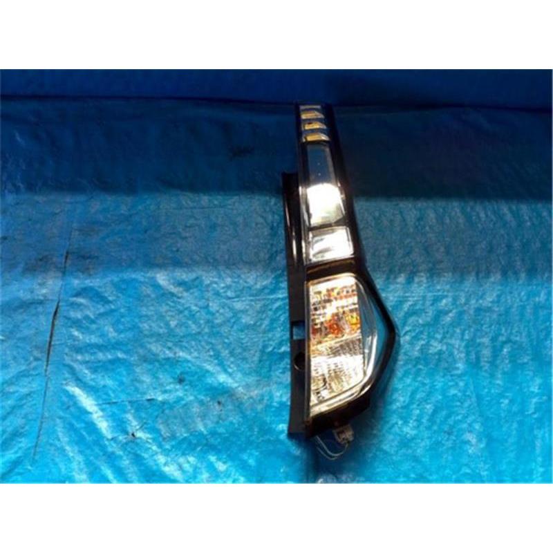 トヨタ 純正 タンク 《 M900A 》 右テールランプ P70300-25009830