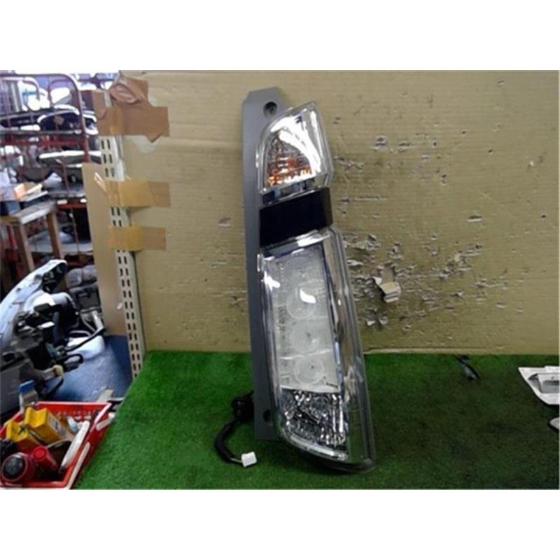 ホンダ 純正 N-WGN 《 JH2 》 右テールランプ P70400-22002802 : 70400 