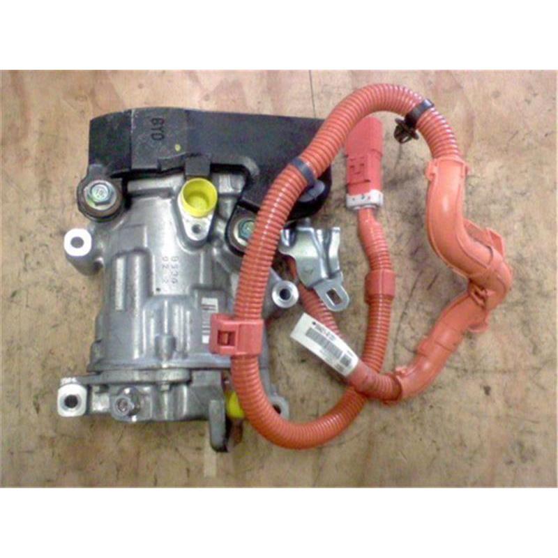 ホンダ 純正 フィットeHEV 《 GR6 》 エアコンコンプレッサー P70400
