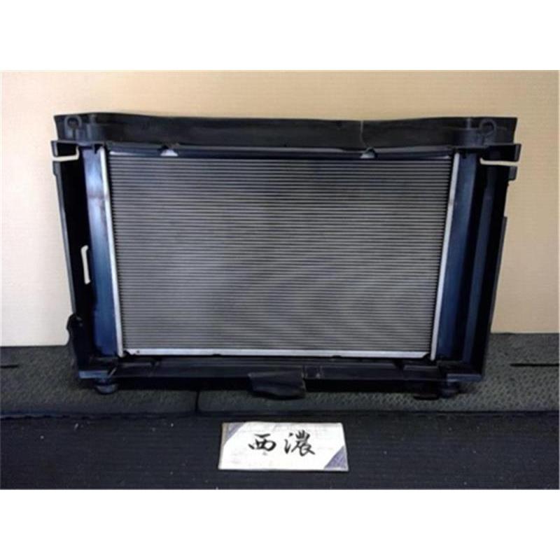 トヨタ 純正 プリウス 《 ZVW30 》 ラジエター P70400-24002903 : NGP