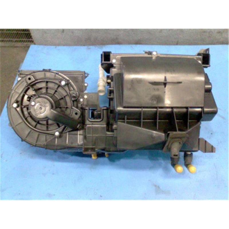 スズキ 純正 エブリィ 《 DA64W 》 エバポレーター P70600-24002492