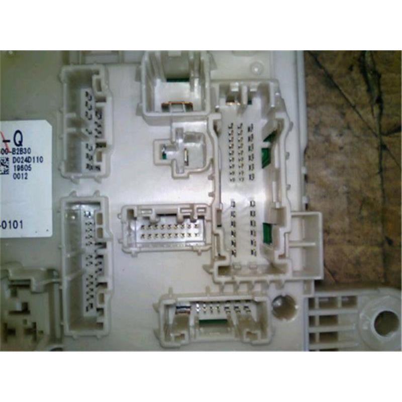 のい② タント純正2本 ダイハツ 純正 タント 《 LA660S 》 ヒューズボックス P71000