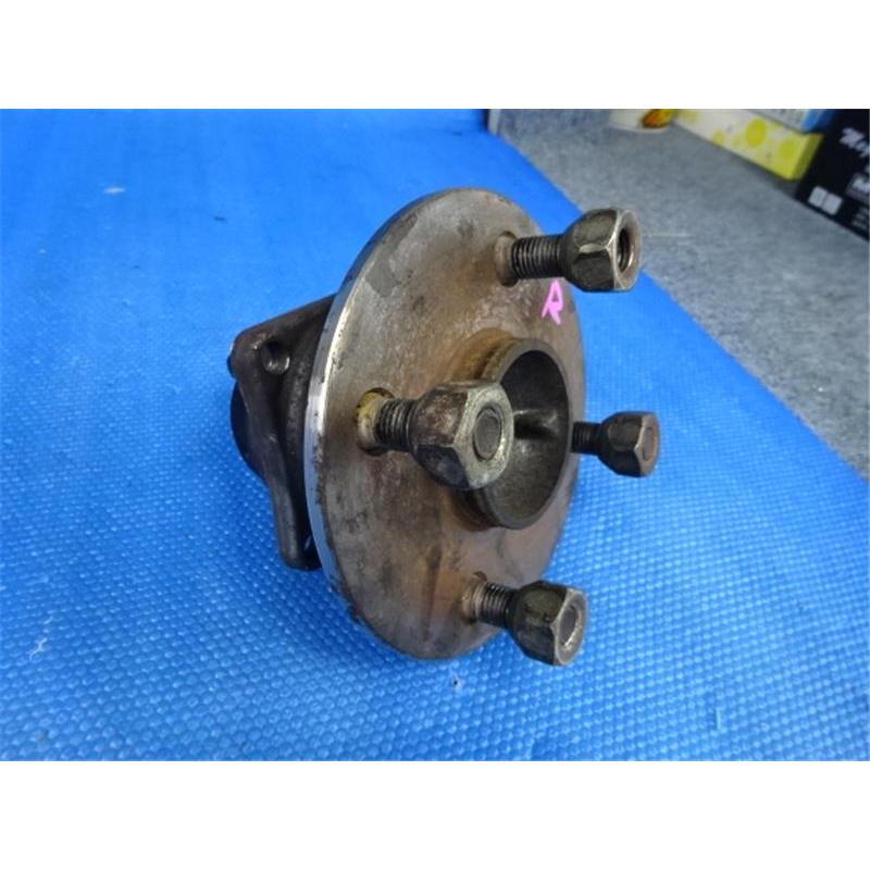 トヨタ 純正 シエンタ 《 NCP81G 》 右リアナックルハブ 42450-12070