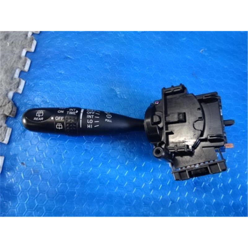トヨタ 純正 bB 《 QNC25 》 ワイパースイッチ 84652-B1021 トヨタ 純正 bB 《 QNC25 》 ワイパースイッチ 84652-B1021