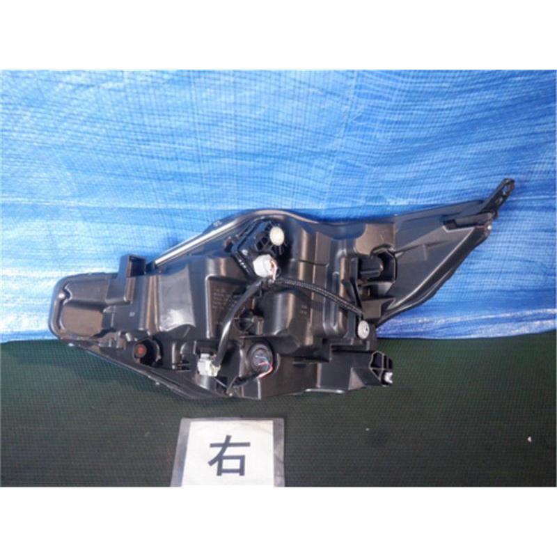 三菱 純正 eKクロススペース 《 B34A 》 右ヘッドライト P80200 三菱 純正 eKクロススペース 《 B34A 》 右ヘッドライト P80200