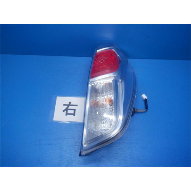 三菱 純正 eKスペース 《 B11A 》 右テールランプ P80200-23018049 