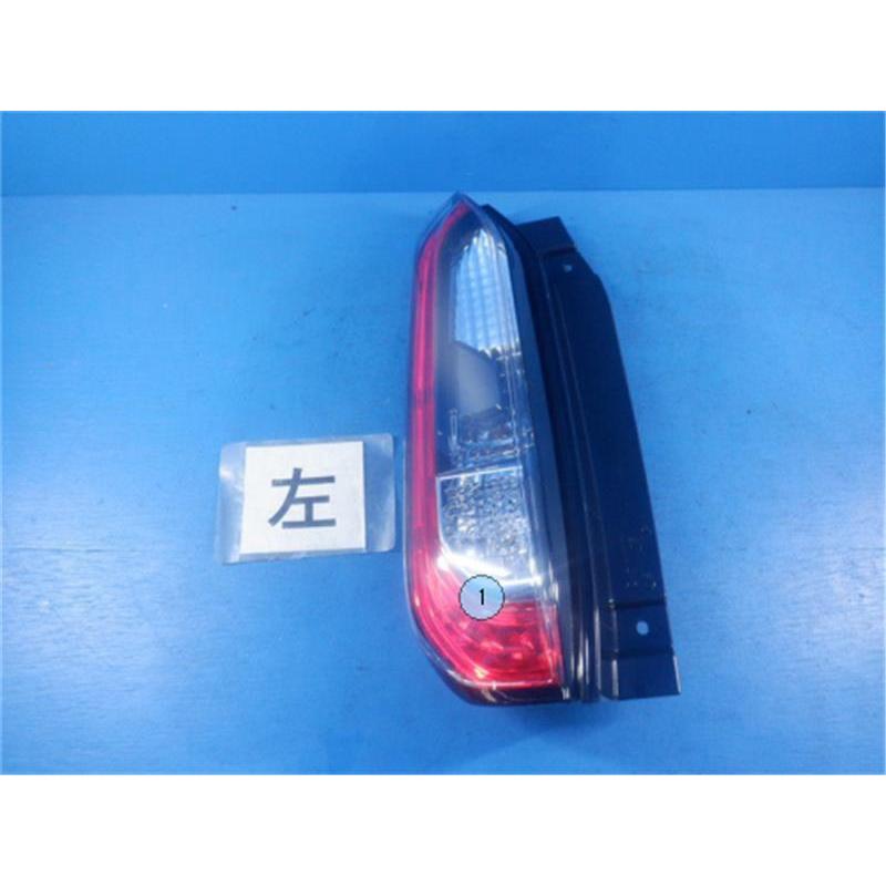 三菱 純正 eKクロススペース 《 B34A 》 左テールランプ P80200