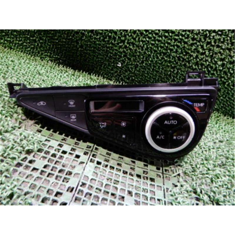 トヨタ 純正 アクア 《 NHP10 》 エアコンスイッチパネル P80400