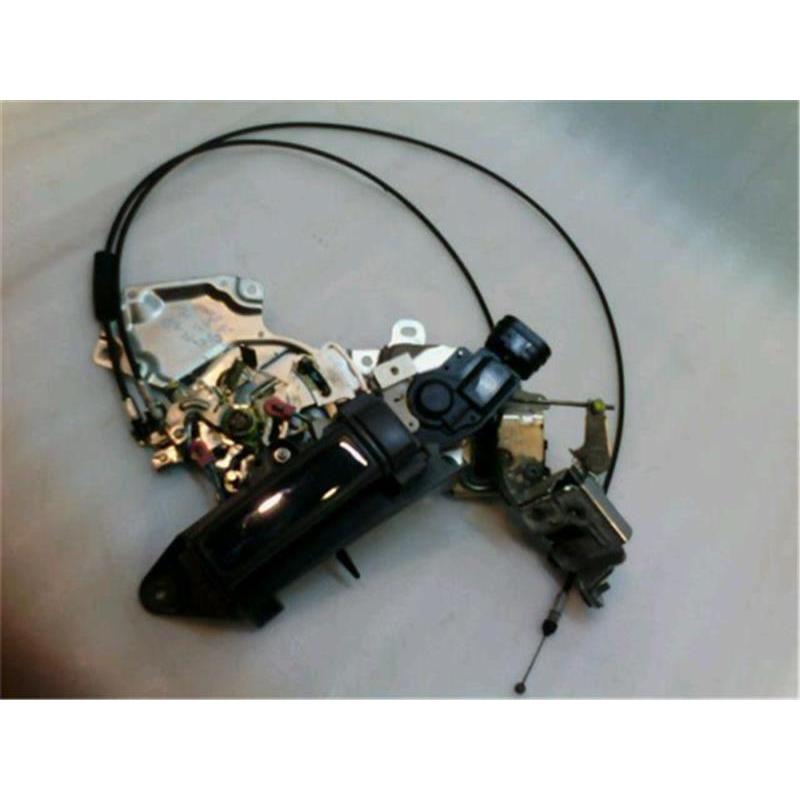 トヨタ 純正 アイシス 《 ANM10W 》 右リアドアロック 69630-44030