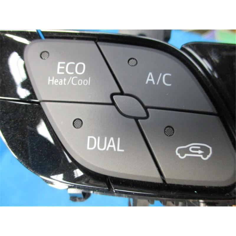 トヨタ 純正 C-HR 《 NGX50 》 エアコンスイッチパネル P81101