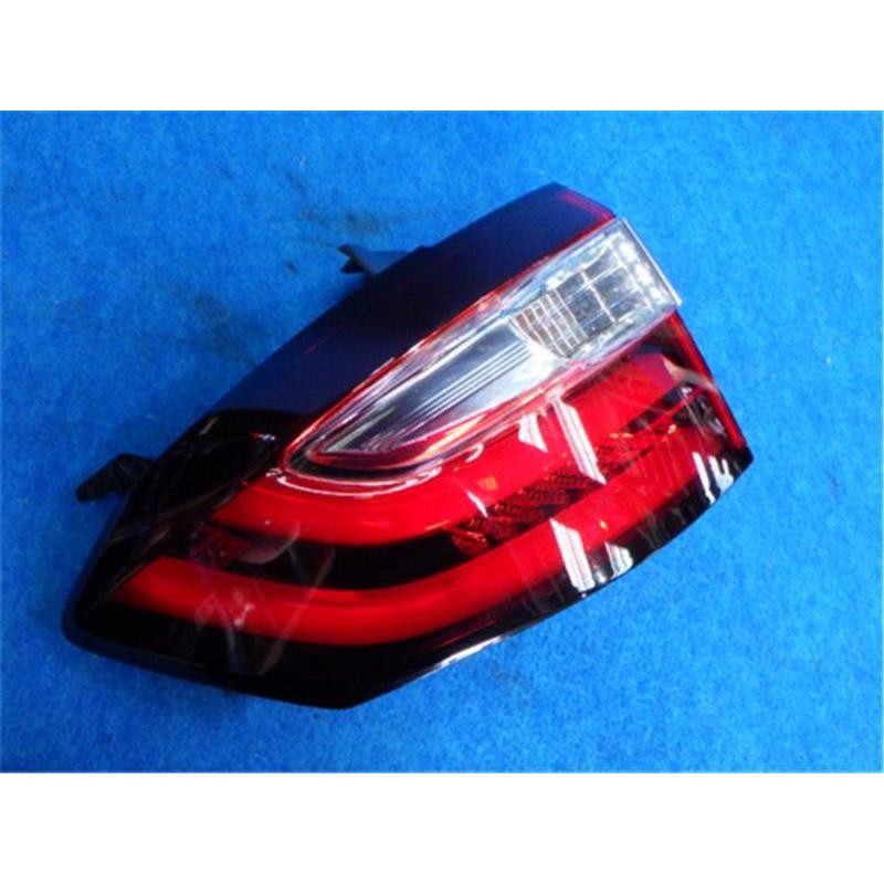 ホンダ 純正 オデッセイ 《 RC1 》 左テールランプ P81101