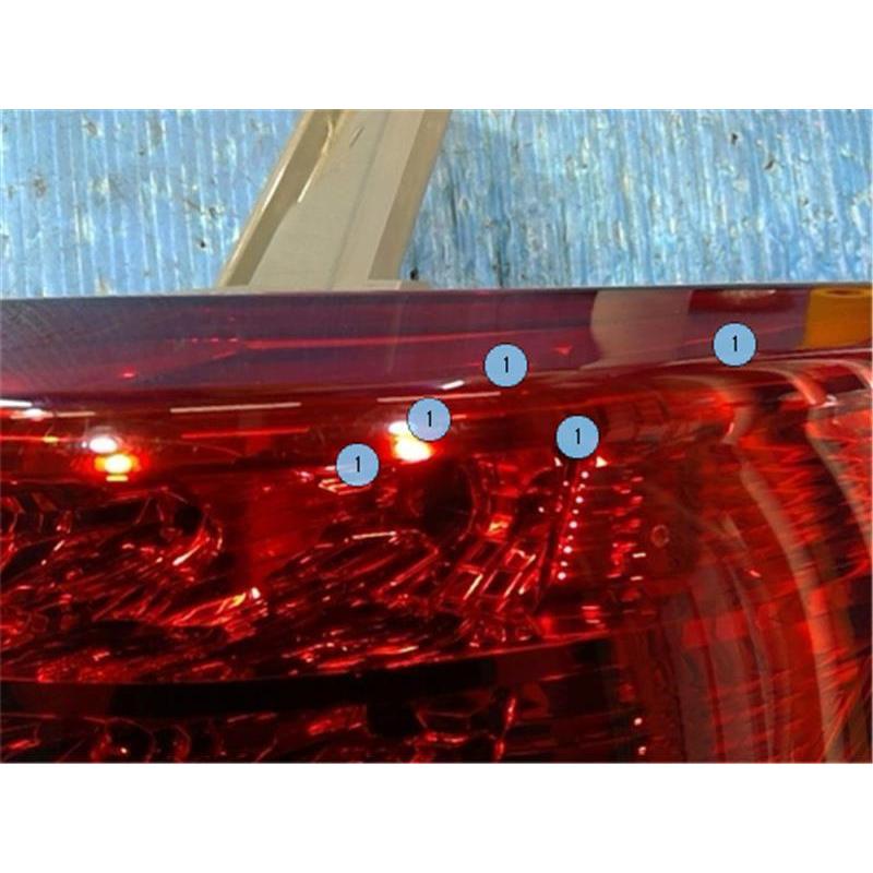 トヨタエスティマ　テールランプ　ACR50W エスティマ 50系 テールランプ ブレーキランプ 4灯化 ユニット