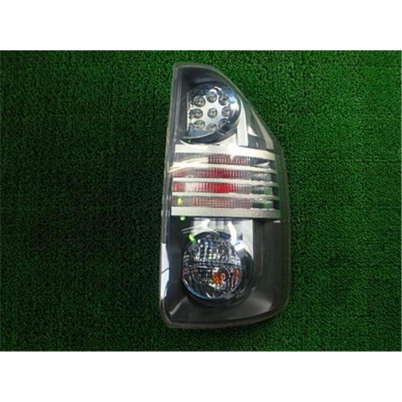 トヨタ 純正 ヴォクシー 《 ZRR70W 》 右テールランプ 81550-28440