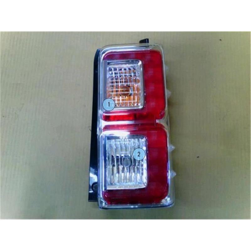 ウェイク DBA-LA700S 右テールランプ