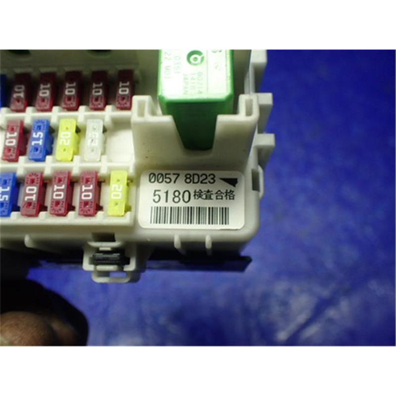 マツダ 純正 タイタン 《 LHS85A 》 ヒューズボックス P81900