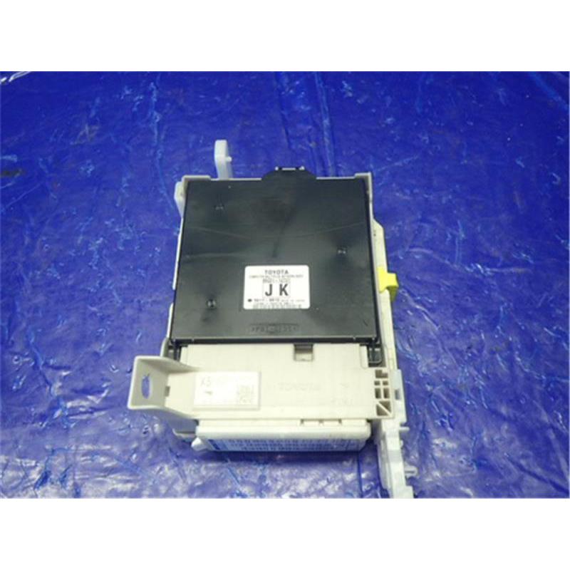 トヨタ 純正 カローラフィルダー 《 NZE161G 》 ヒューズ トヨタ 純正 カローラフィルダー 《 NZE161G 》 ヒューズ