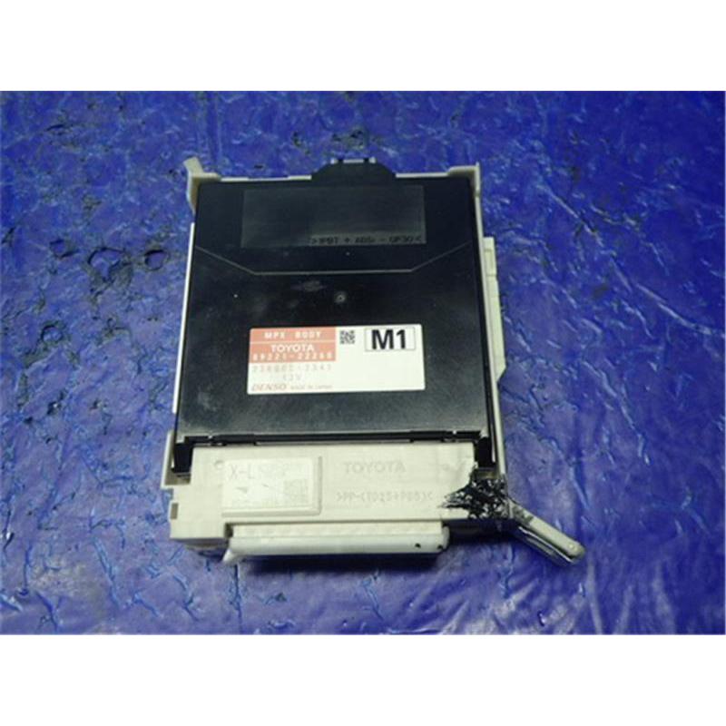 トヨタ 純正 マークX 《 GRX130 》 ヒューズボックス P81900