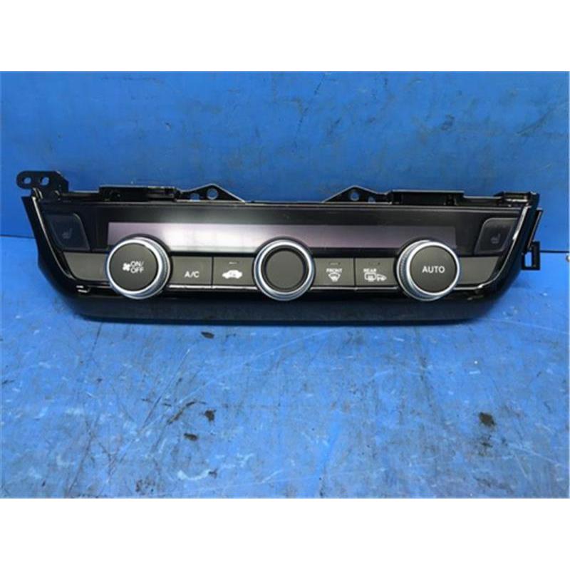 ホンダ 純正 フィットeHEV 《 GR3 》 エアコンスイッチパネル 79610