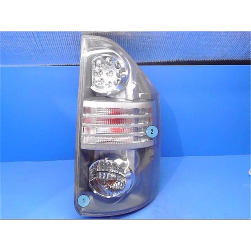 トヨタ 純正 ヴォクシー 《 ZRR70W 》 右テールランプ P90200-24010351