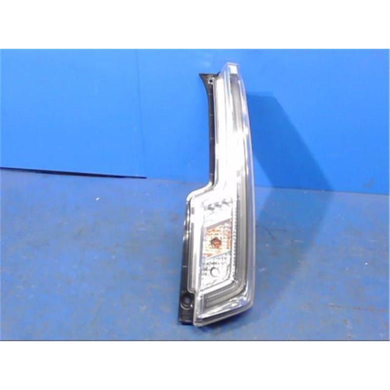 スバル 純正 ステラ 《 LA150F 》 右テールランプ P90200-25002013