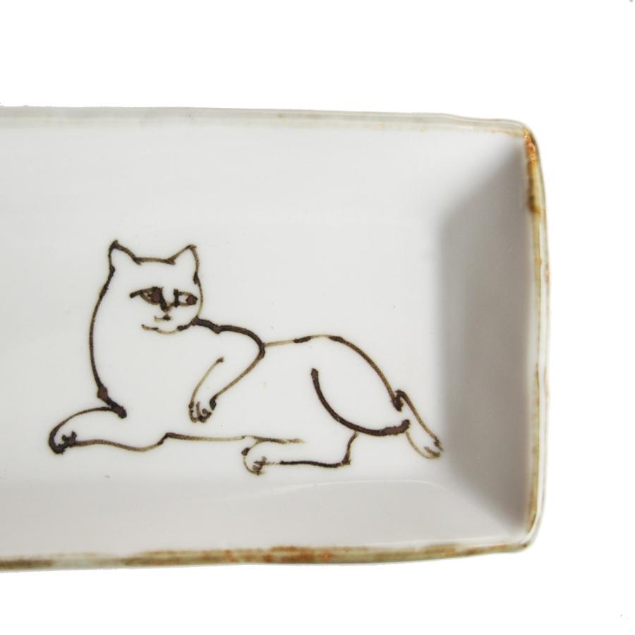 内村七生 白猫 長角豆皿 (眠り) : 輸入ブランド洋食器専門店2本の剣