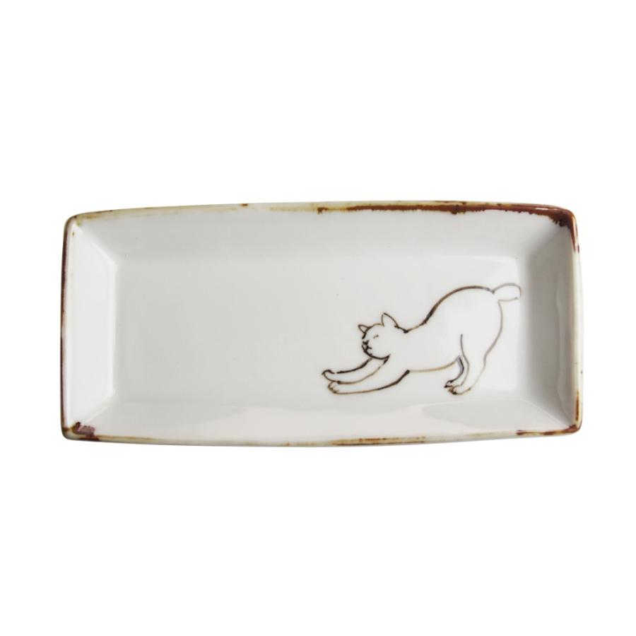 内村七生 白猫 長角豆皿 （伸び）