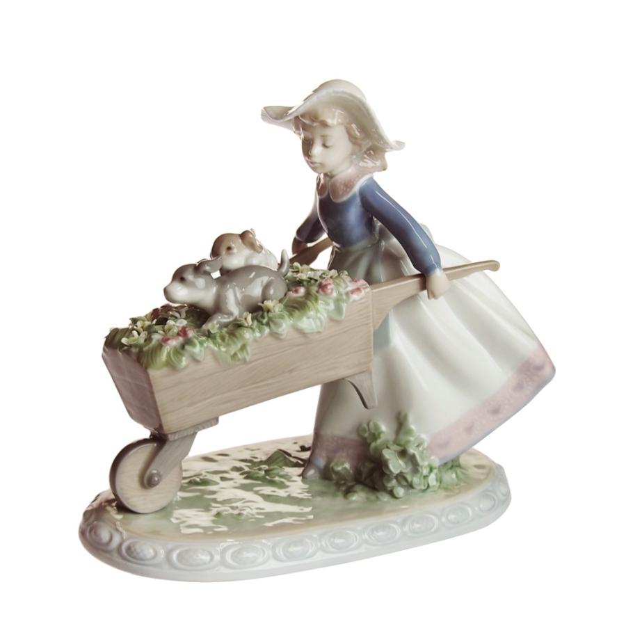 リヤドロ「乗せてあげる（A Barrow of Fun）」 A Barrow of Fun by Lladró – J. P. Faddoul Company, Inc.