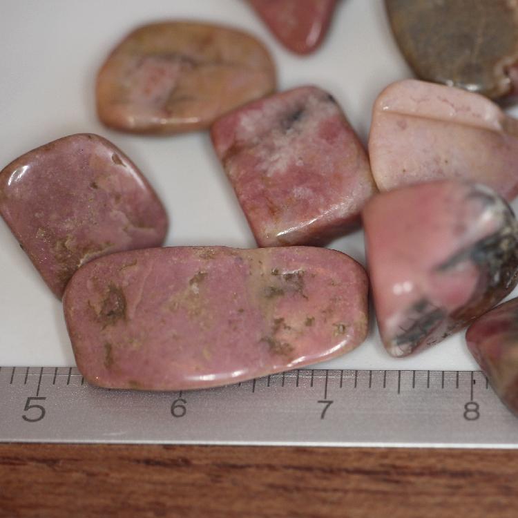 鉱石 バラ輝石 ロードナイト 250g さざれ 天然石・パワーストーン