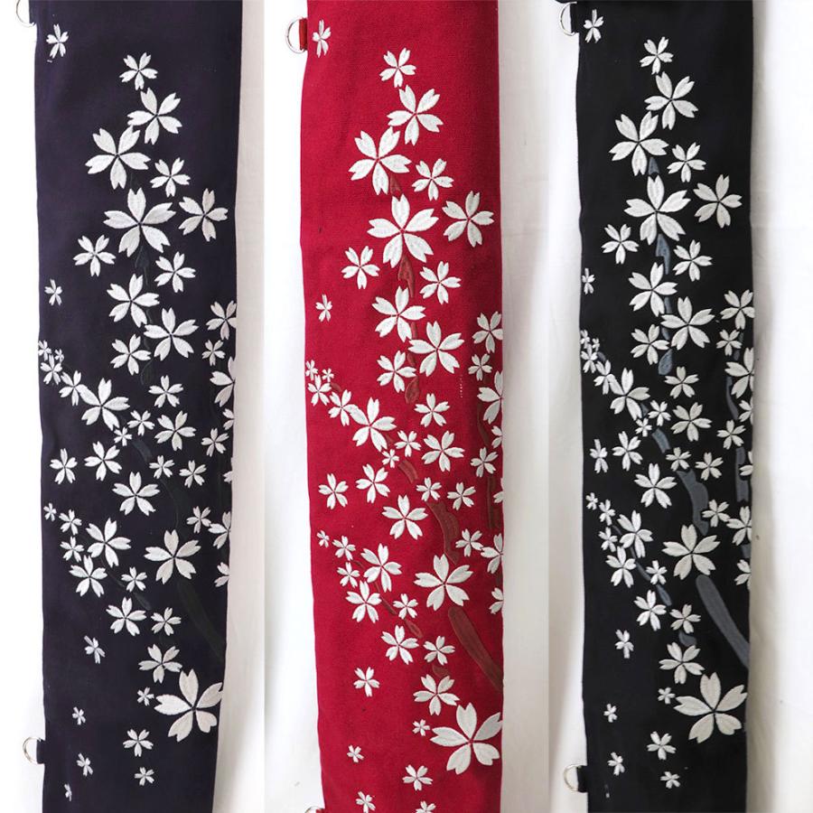 2509-6 手のひら巾着サシェ 香り袋 綿麻 花刺繍 いちご ミツバチ 麻