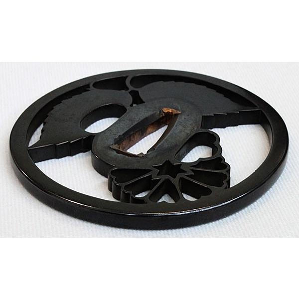 日本刀　鍔　銅　銀象嵌　菊の柄 楽天市場】元帥刀 御の刀 金具 菊紋 刀鍔 目貫 縁頭 切羽 鐺 柄鞘一式