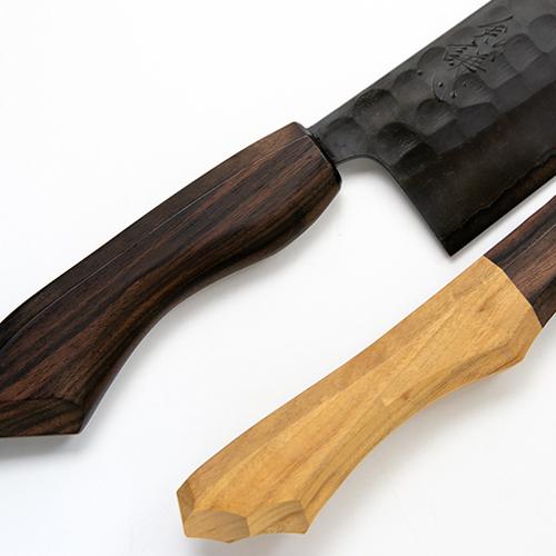 ステン槌目三徳包丁黒仕上 縞黒檀・白紙2号/ほうちょう/剣謙心 ステン槌目三徳包丁黒仕上 縞黒檀・白紙2号/ほうちょう/剣謙心