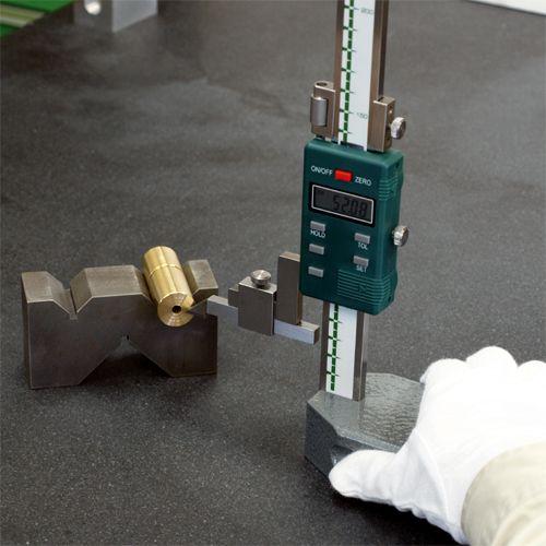 新潟精機 デジタルハイトゲージ 600mm VH-60D : 新潟精機 - 通販