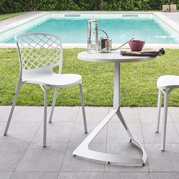 Calligaris(カリガリス)/connubia(コヌビア)のAREA51(エリア51) スタッキングチェア 2脚セット。テラスなどの屋外でも活躍するモダンなガーデンチェアはカフェなどの店舗用にも calligaris（カリガリス） 正規代理店 GAMERA ガメラ CB1459 2脚セット