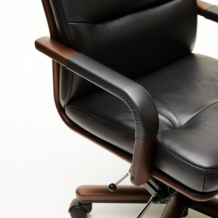 カリモク家具（KARIMOKU FURNITURE） カリモク 本革張デスクチェア