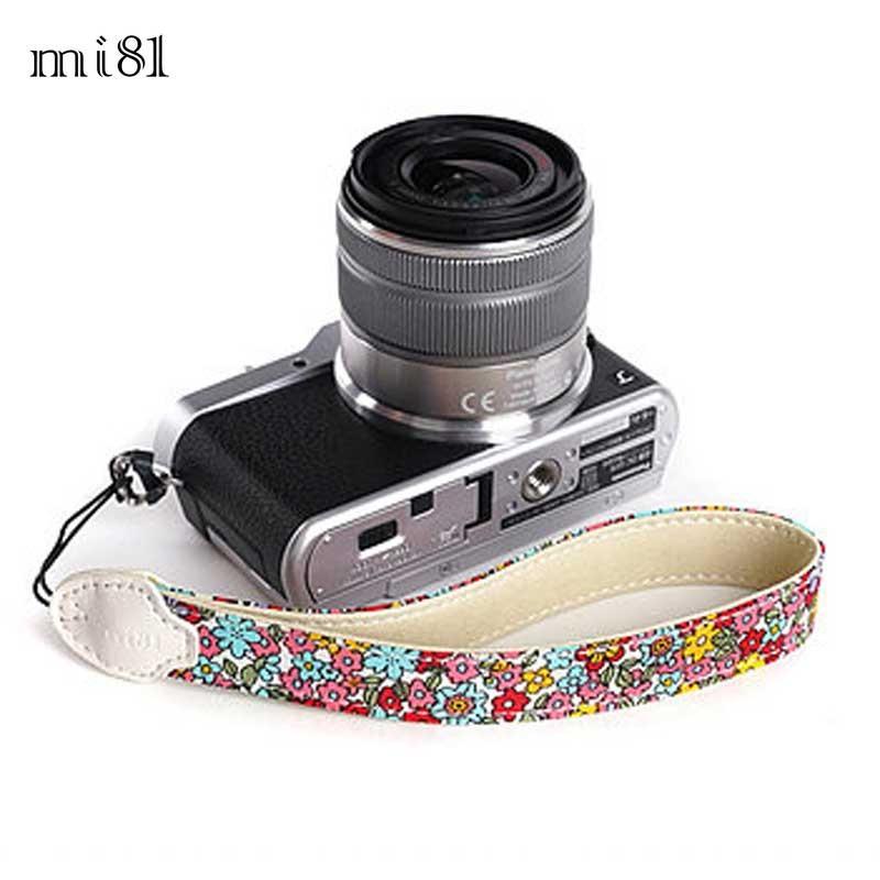 クリックポストok Mi81 Printed Cotton Wrist Strap Mh008rf Red Flower カメラストラップ リストストラップ おしゃれ かわいい 柄 ミラーレス カメラ女子 注目