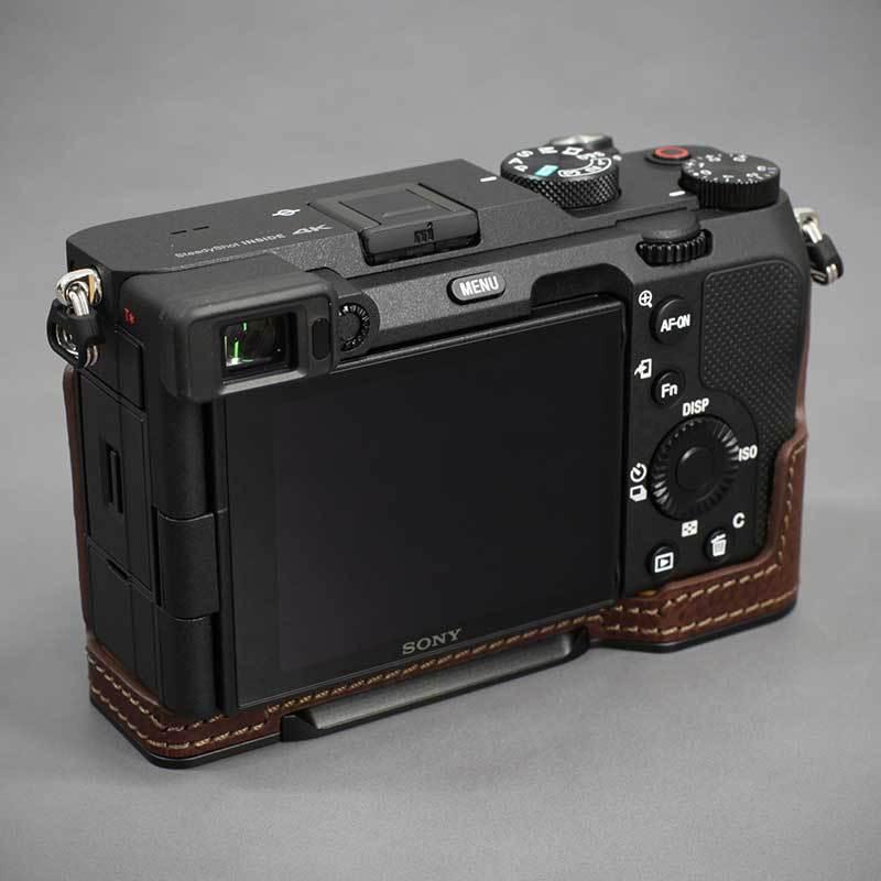 LIM'S SONY α7C 専用 イタリアンレザー カメラケース Brown メタルプレート 本革 おしゃれ SY-A7CDBR リムズ 日本正規販売店｜nineselect｜05