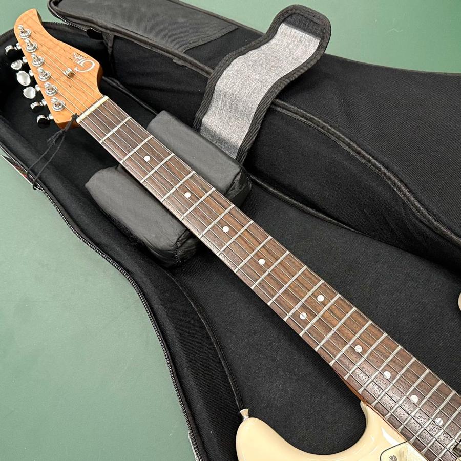 中古】【保証対象外】 Mooer GTRS S800（White）/ a45591 エレキギター