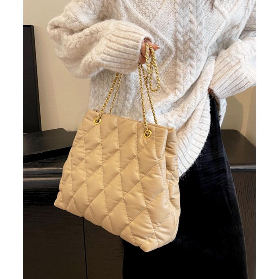 ショルダーバッグ レディース 斜めがけ キルティング 大人 軽量 大きめ