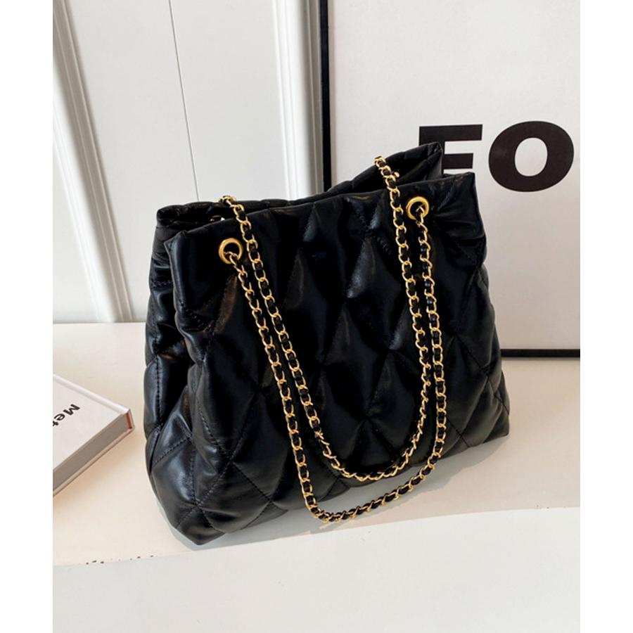 ショルダーバッグ レディース 斜めがけ キルティング 大人 軽量 大きめ