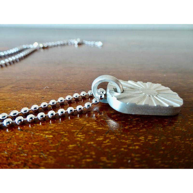 仁尾彫金『プラチナ、太陽のプレート2』ハンドメイド320b : 仁尾彫金  