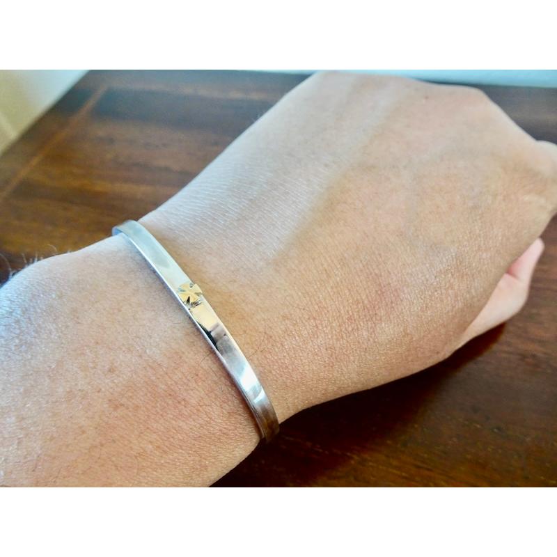 仁尾彫金『k18アイアンクロス、幅3.5mm平打ちバングル』ハンドメイド