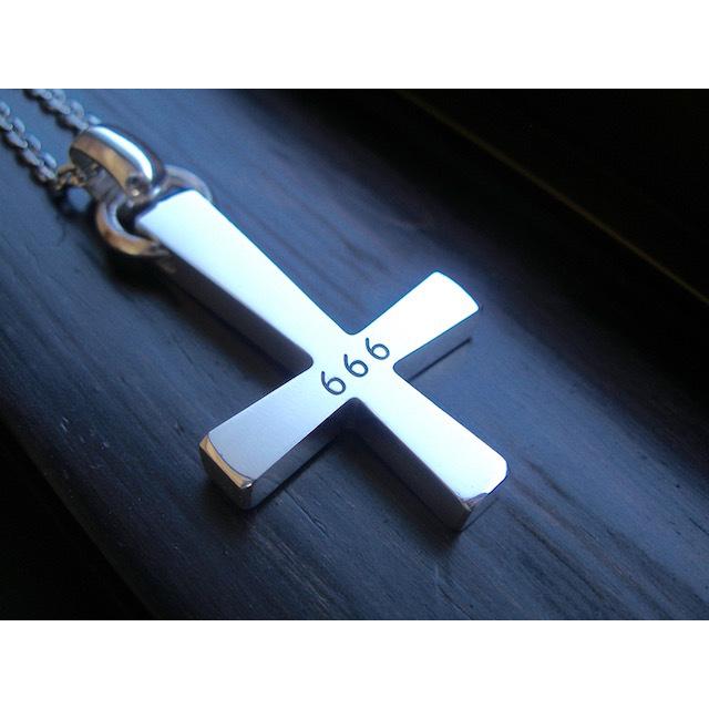 仁尾彫金『文字彫りビッグ逆十字クロスチェーン無し』ハンドメイド117数