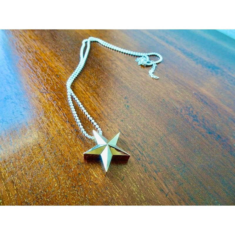 仁尾彫金『ゴールドビッグスターペンダントバチカン無し』ハンドメイド 