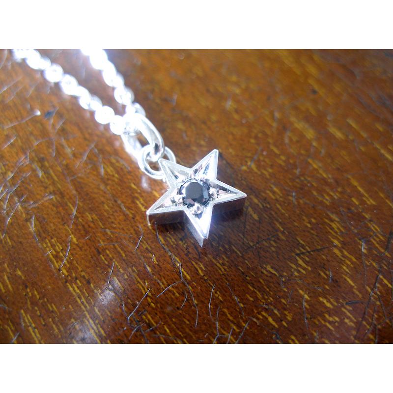 仁尾彫金『一つ星ブラックダイヤペンダント』ハンドメイド528 : 仁尾 